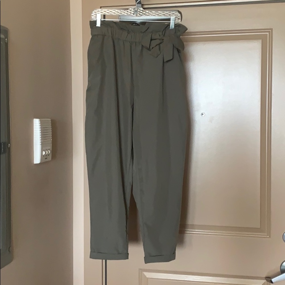 Zara Basic Green Paperbag Pants Size Medium